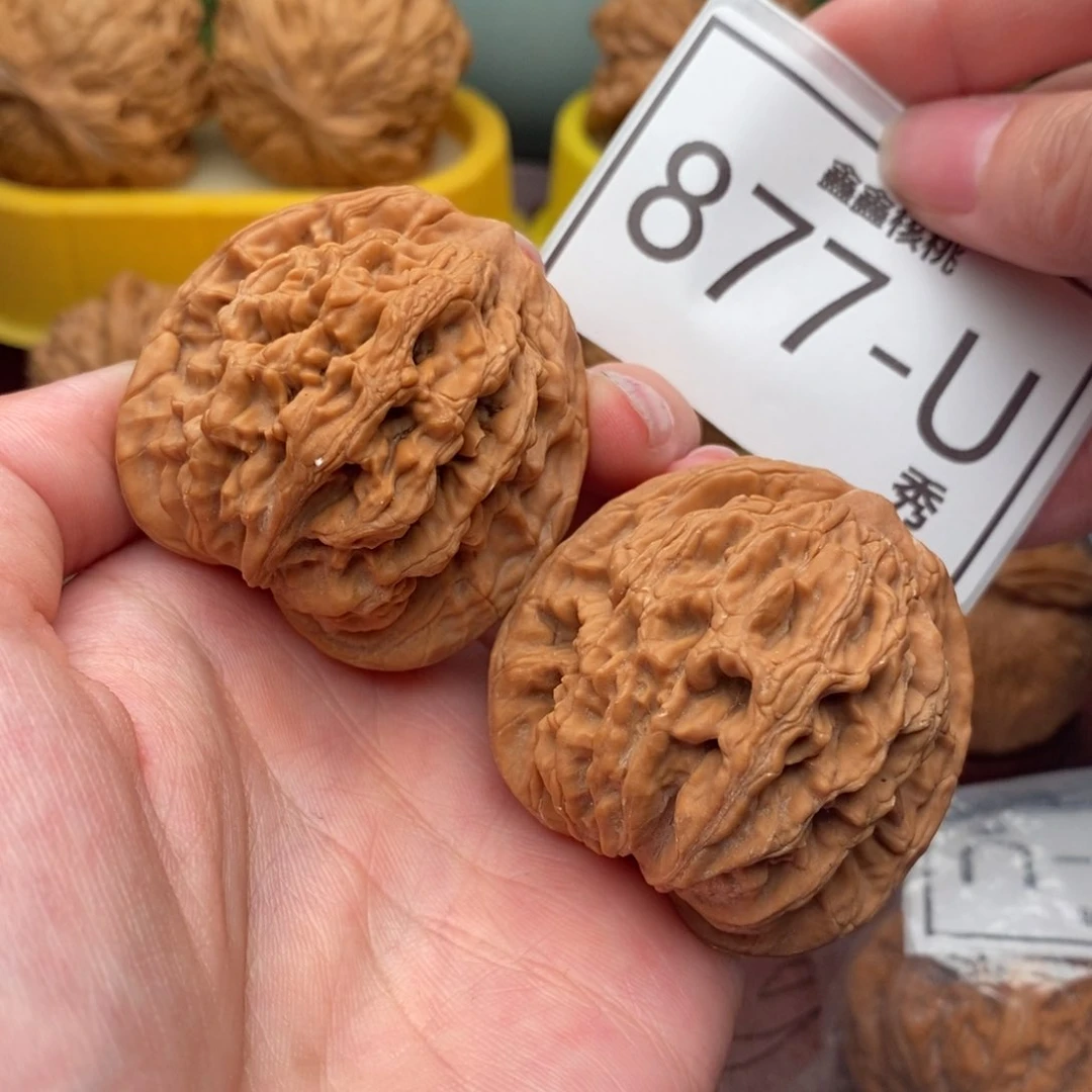 文玩核桃把件虎头43