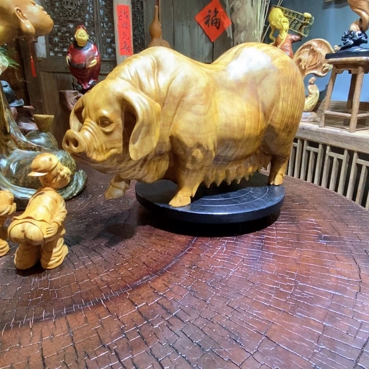 小***伟香榧木香樟木猪猪