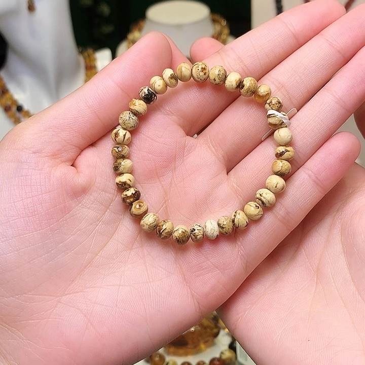 琥珀裸石未镶嵌抚顺琥珀卡6满干白花