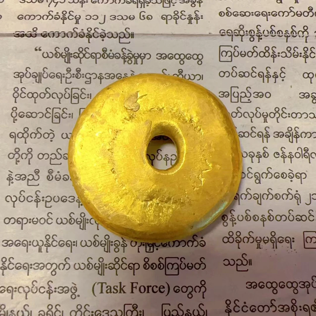 实心圆形圆锭摆件  黄灿灿
