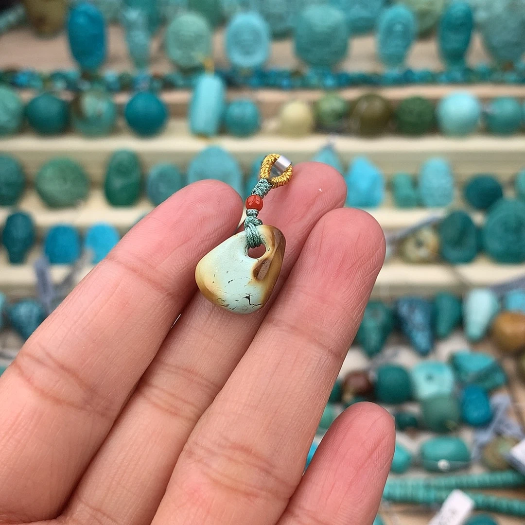 绿松石未镶嵌珠宝奇石