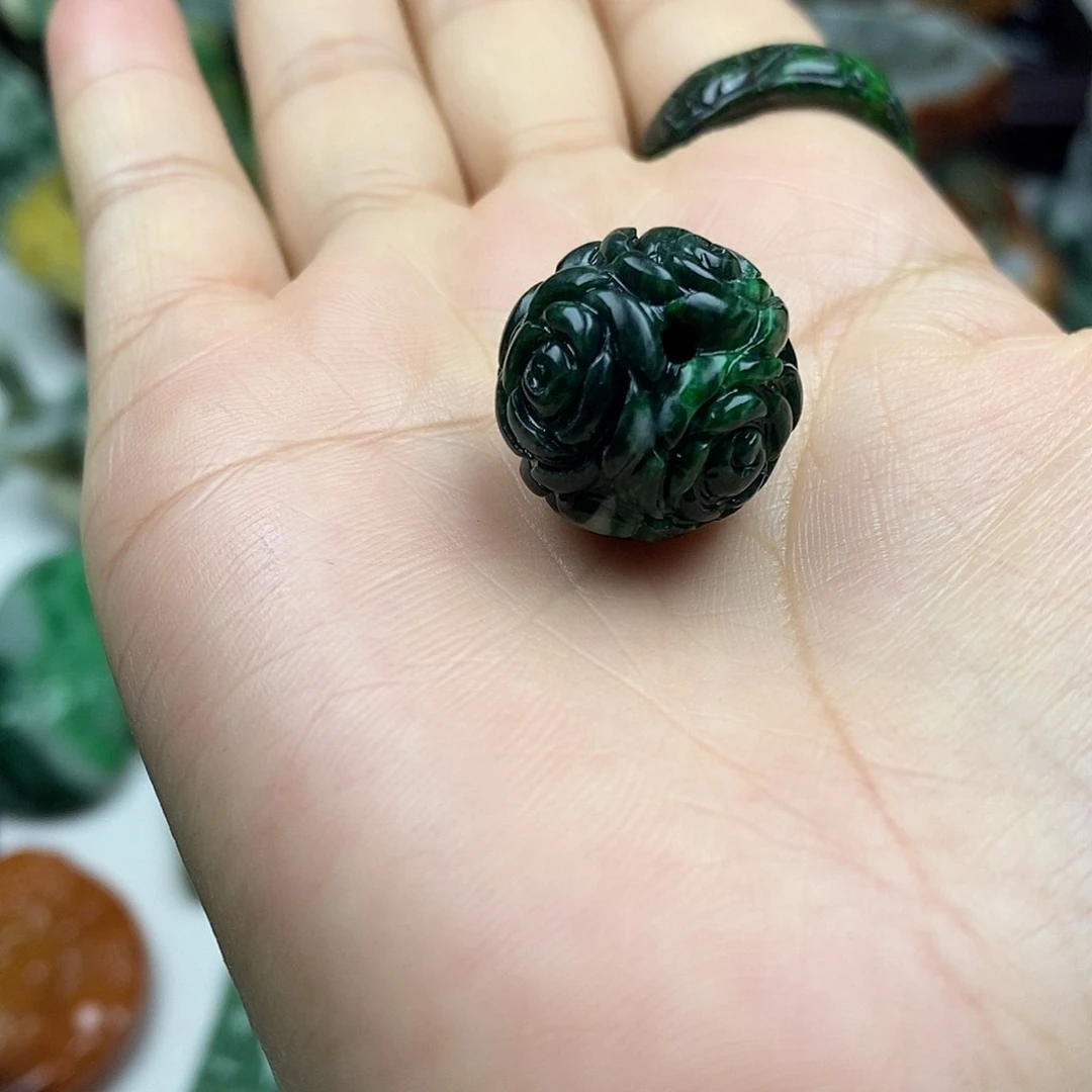 颈饰未镶嵌翡翠花球