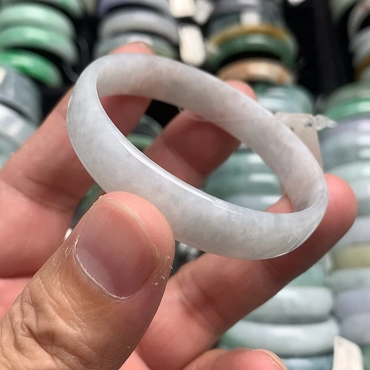 翡翠手镯未镶嵌公主