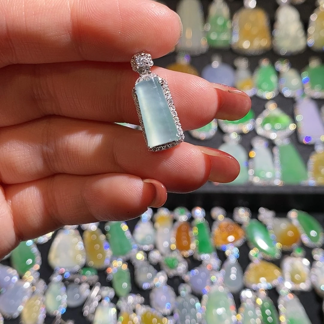 颈饰银S925镶嵌翡翠死****硬天然翡翠