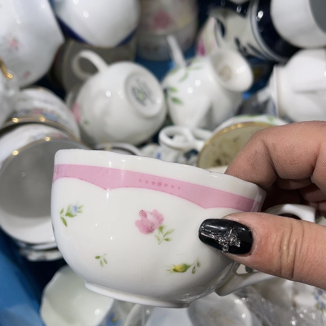 瓷片陈**.你好自以为是是真的