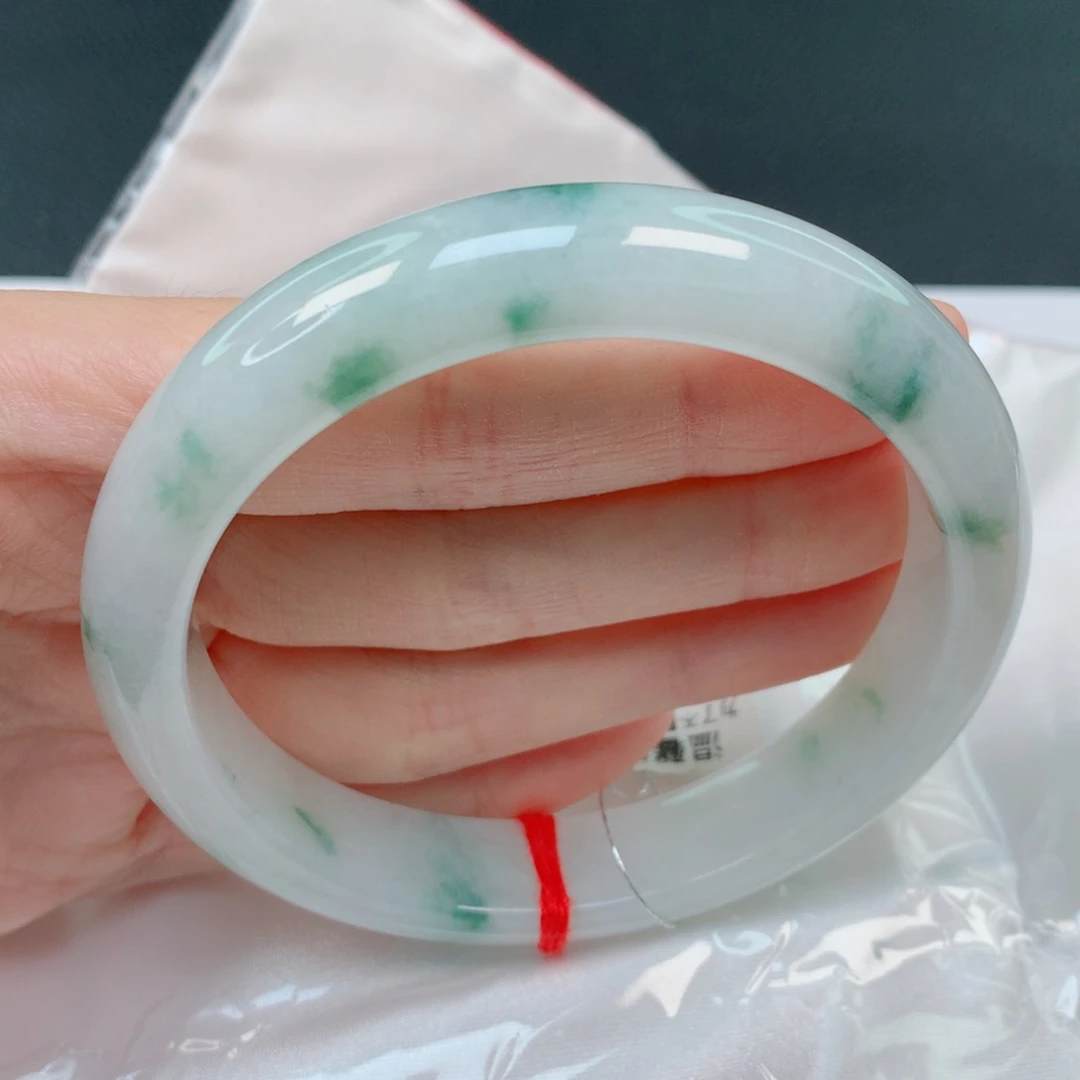 翡翠手镯未镶嵌62.5正圈