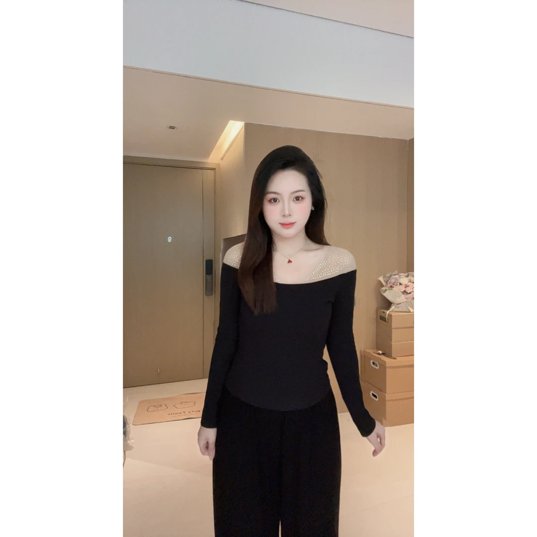 秋冬修身显瘦设计感网纱拼接重工烫钻露肩T恤上衣+长裤套装