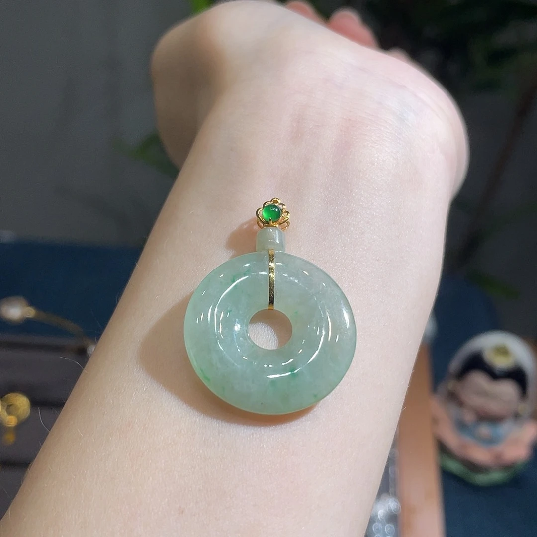 翡翠18K金镶嵌吊坠(不含链)甜甜圈