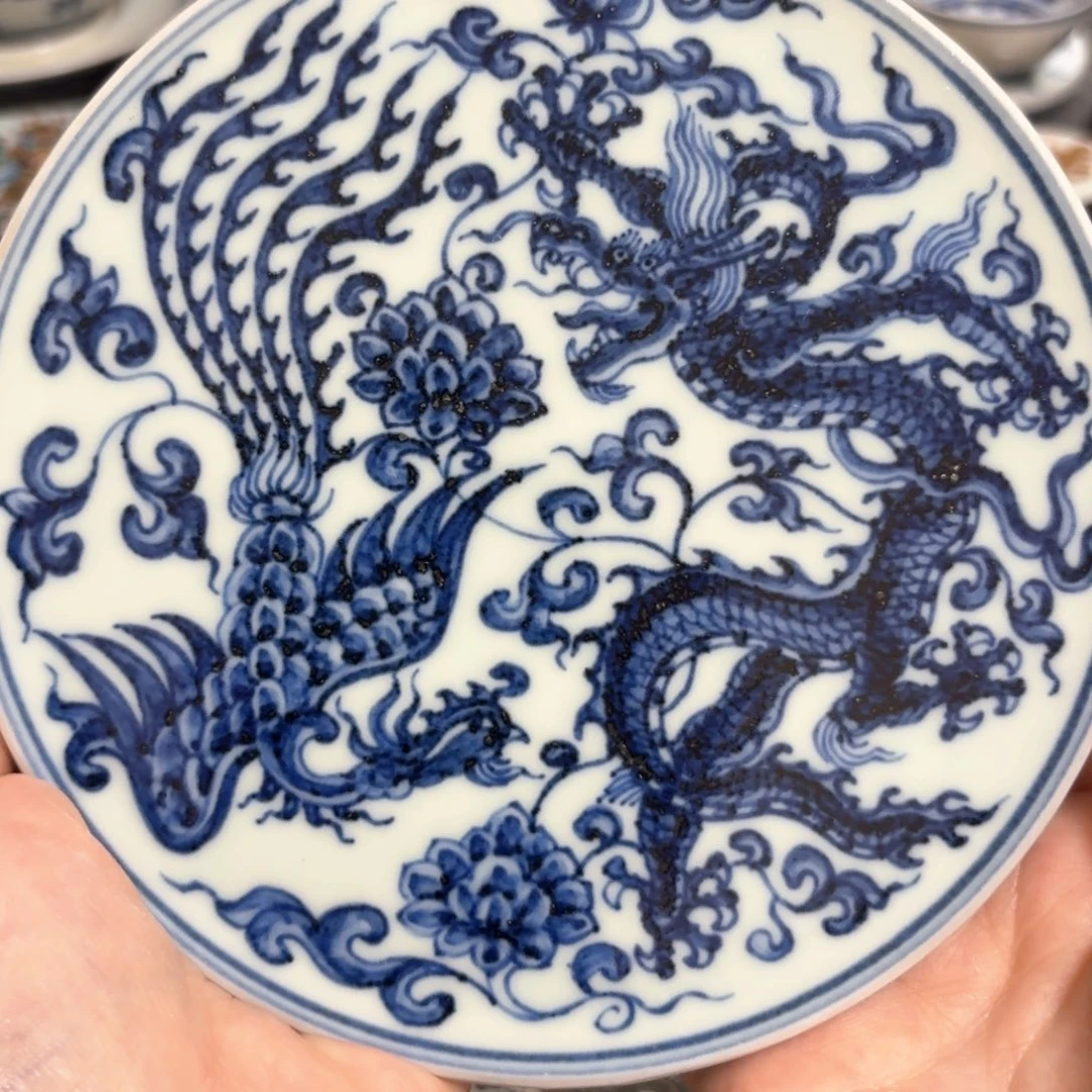 一***者瓷片青花龙凤壶承一个