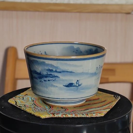 青花山水内外满绘马蹄杯