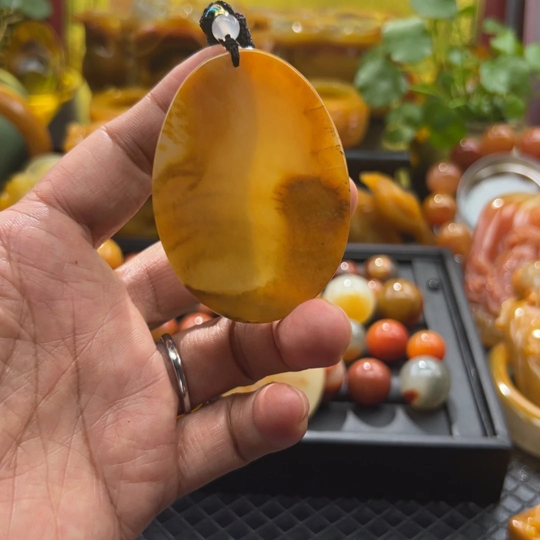 石英质玉未镶嵌颈饰