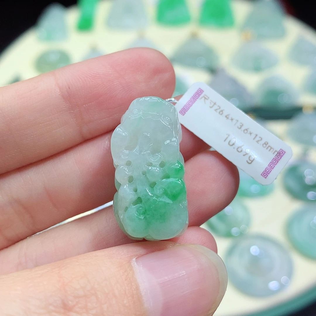 颈饰未镶嵌翡翠貔貅