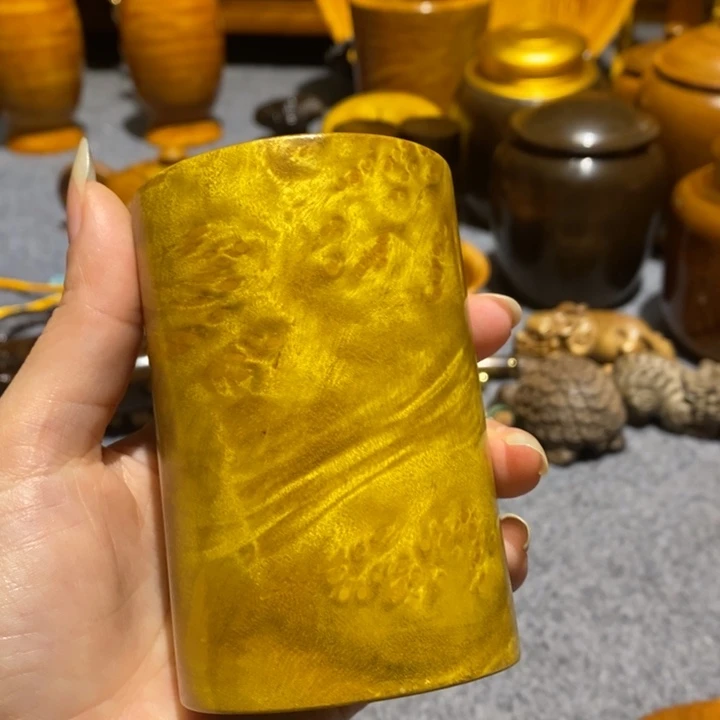 金丝楠黄金樟笔筒