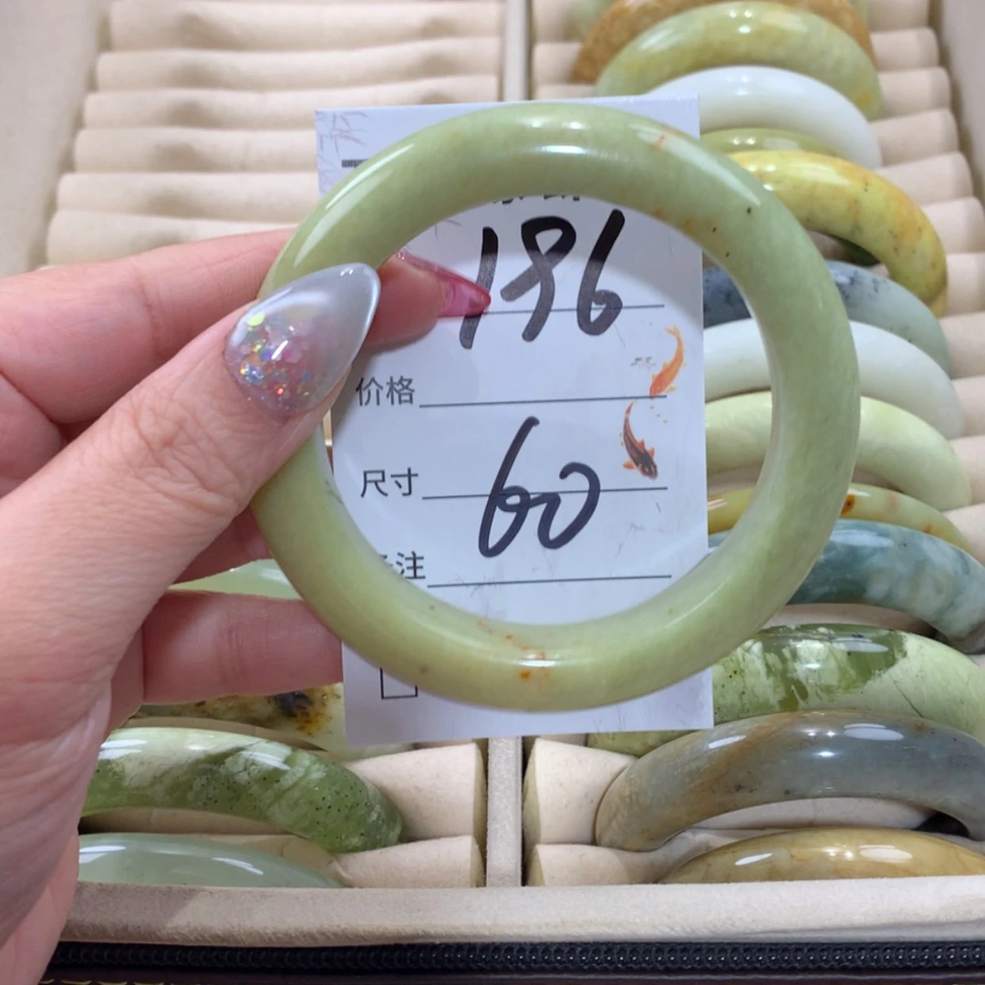 【闪购商品】未镶嵌蛇纹石玉手镯