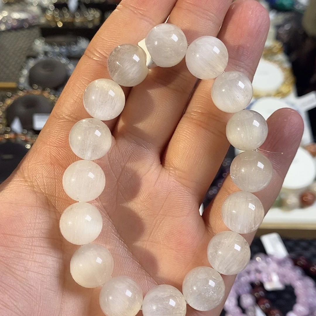 水晶手链未镶嵌白兔毛