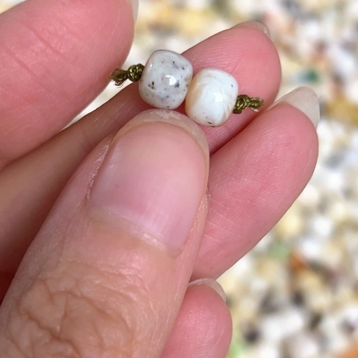 未镶嵌蜜蜡裸石6.6mm一对