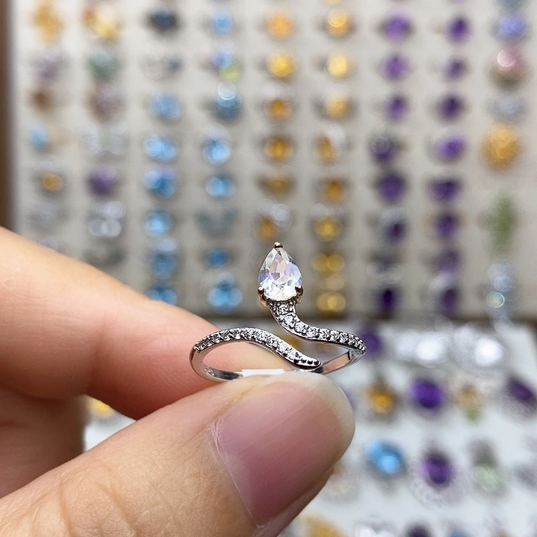 银S925镶嵌戒指月光石马岛月光不含证书