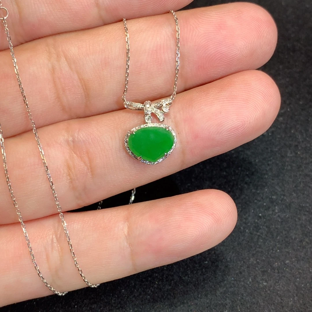 翡翠套链18K金镶嵌套链