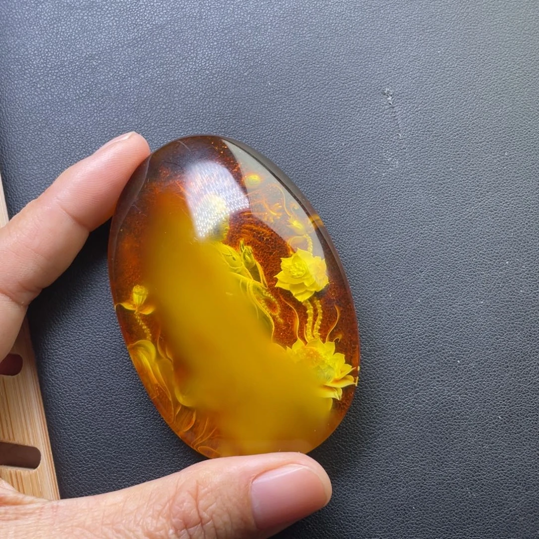 琥珀未镶嵌颈饰天然的琥珀蜜蜡