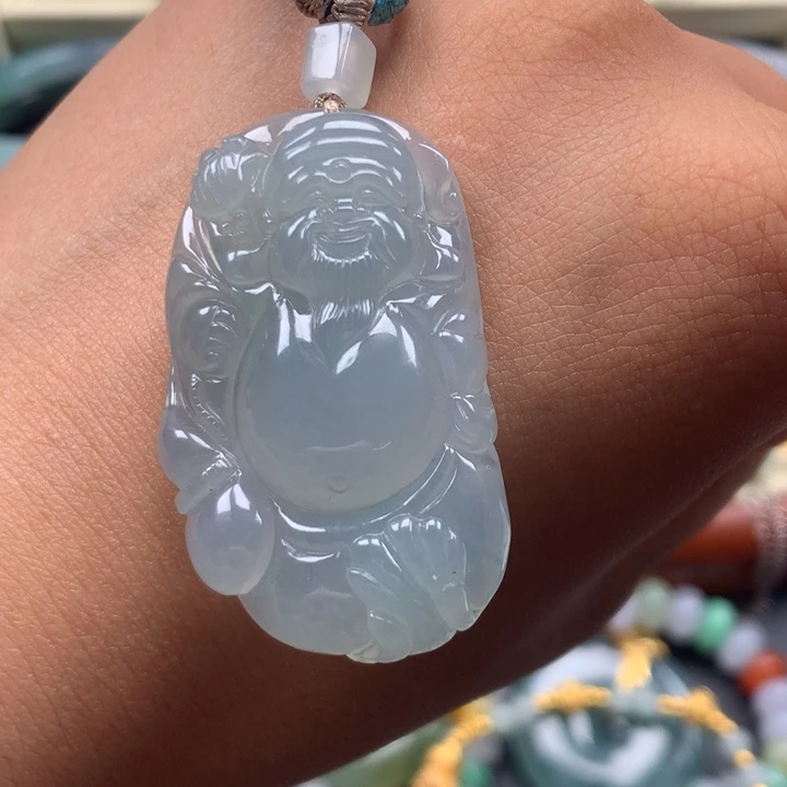 翡翠未镶嵌颈饰财神