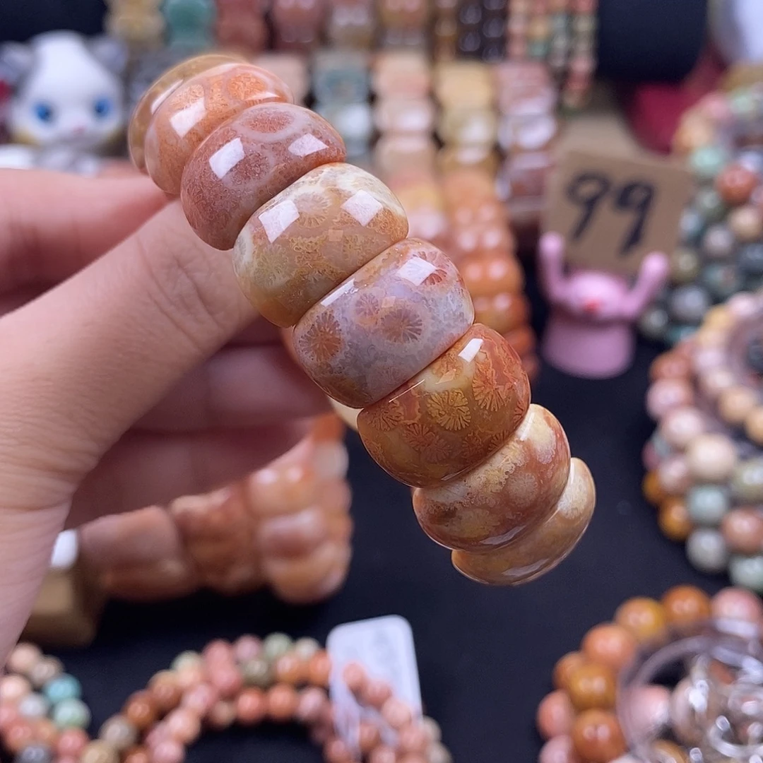 未镶嵌手牌硅化珊瑚（珊瑚玉）立体花 29