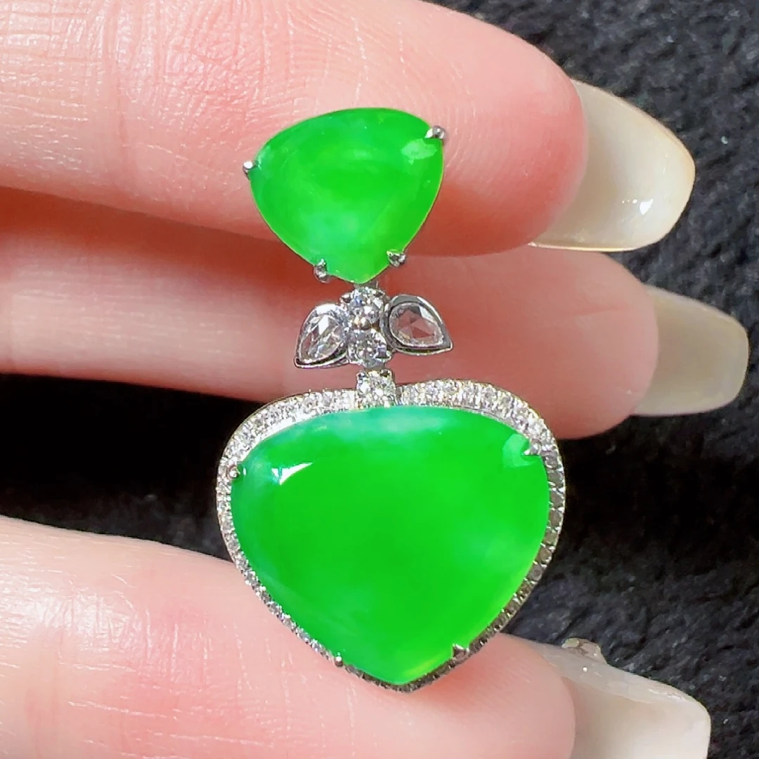 翡翠18K金镶嵌颈饰签收后24小时鉴赏期，过时不退