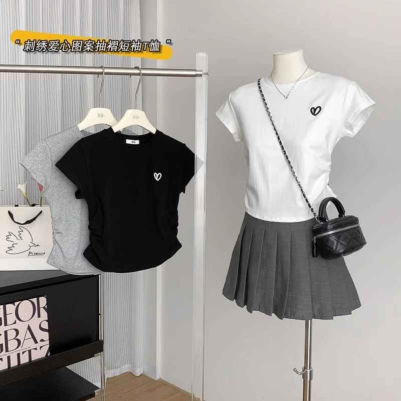 大码胖夏季刺绣修身黑色女恤短袖小众显瘦褶皱百搭打底上衣潮