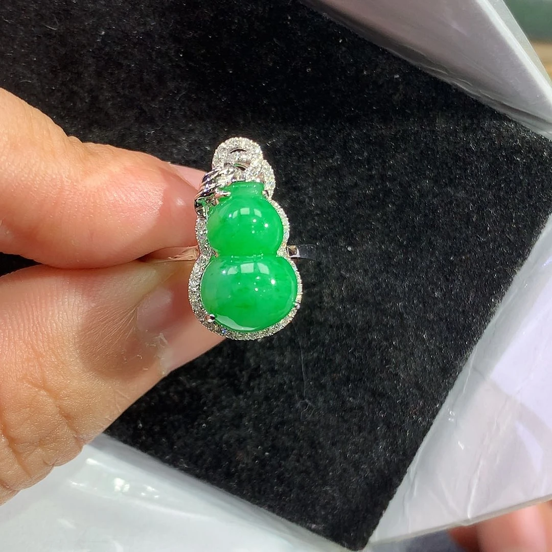 翡翠戒指18K金镶嵌戒指