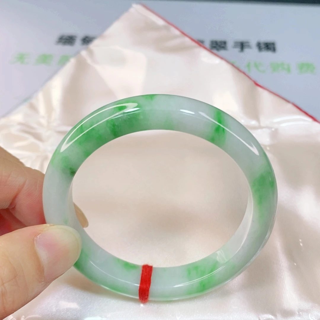 翡翠手镯未镶嵌51.6圈口正圈