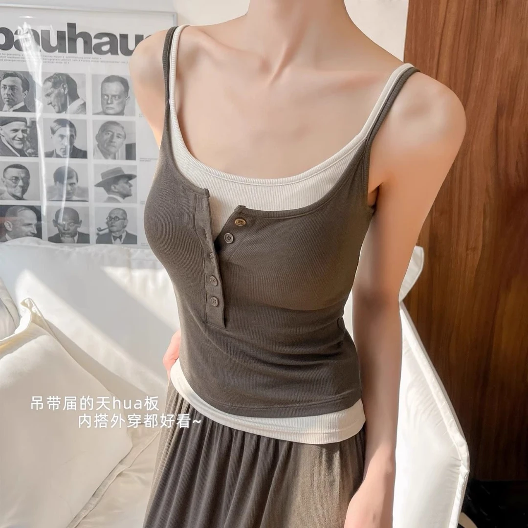 撞色纽扣带杯垫修身显瘦双肩带打底短款露腰假两件薄款别致潮流装