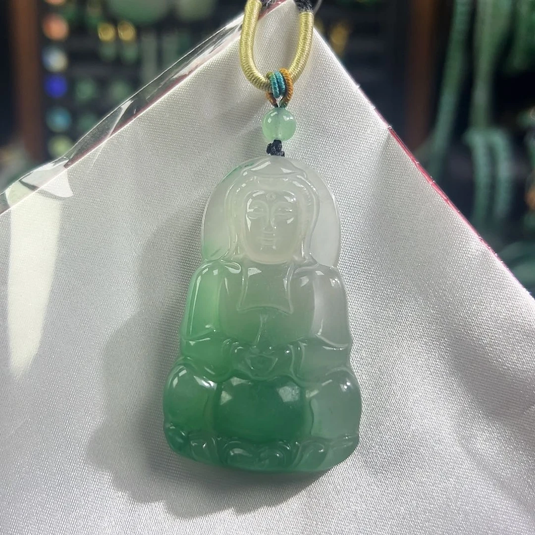 石英质玉未镶嵌颈饰