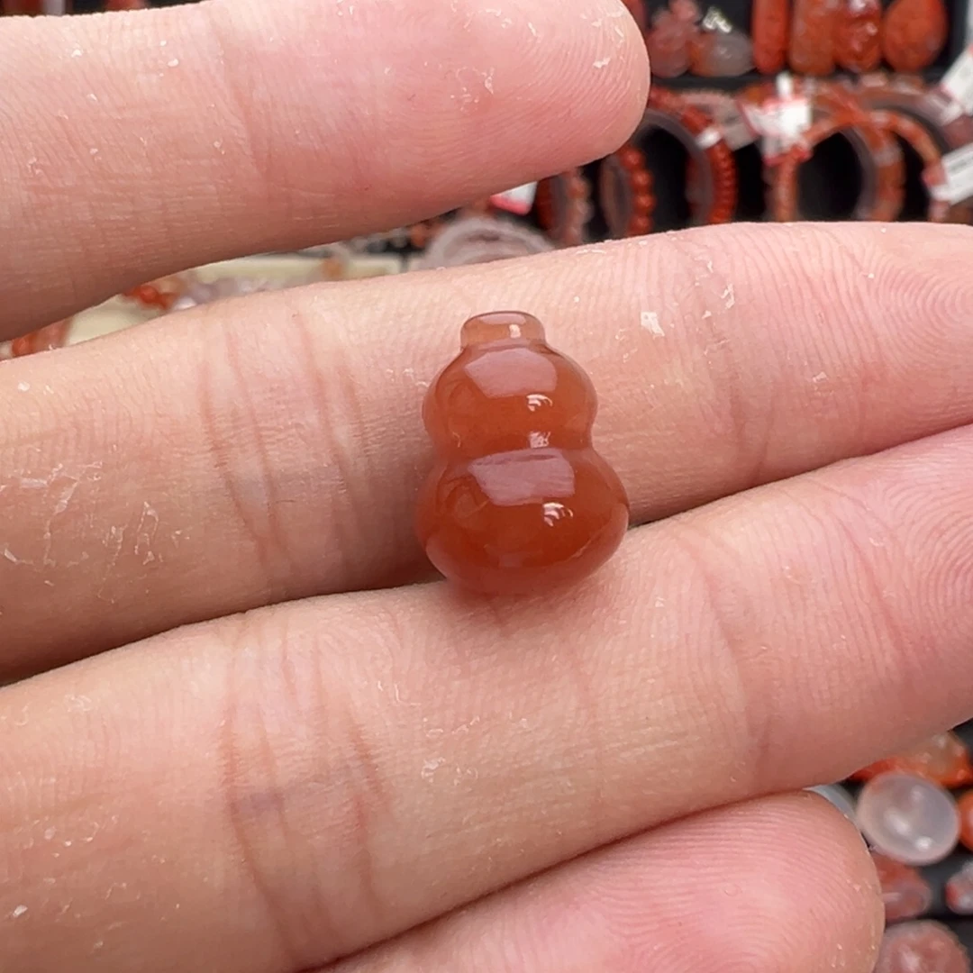 南红玛瑙未镶嵌颈饰葫芦