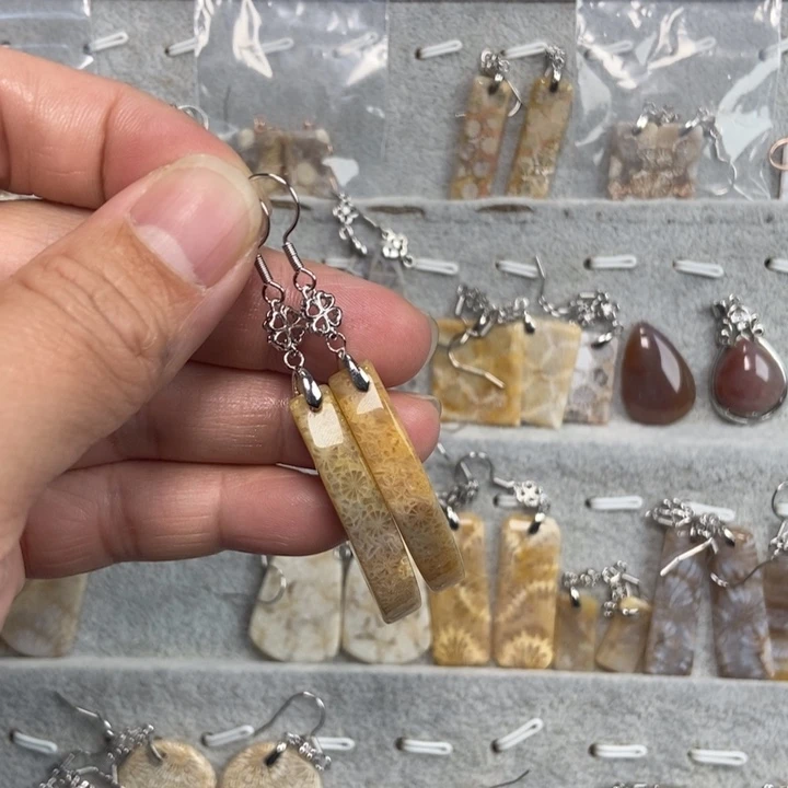 未镶嵌手链硅化珊瑚（珊瑚玉）