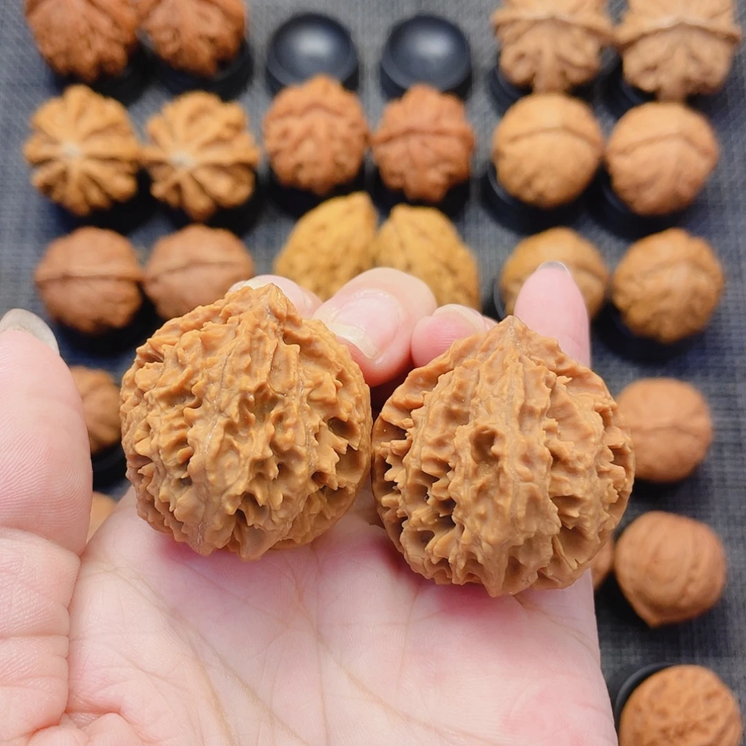 文玩核桃把件大刺花