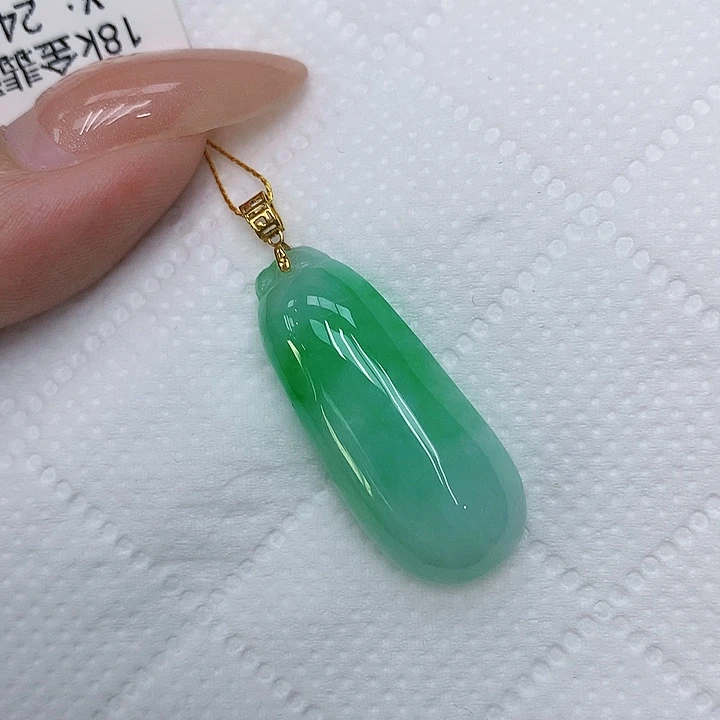 颈饰18K金镶嵌翡翠