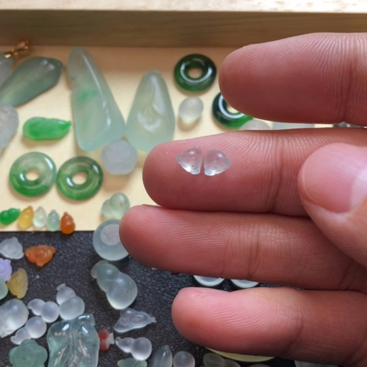 定制翡翠未镶嵌挂件