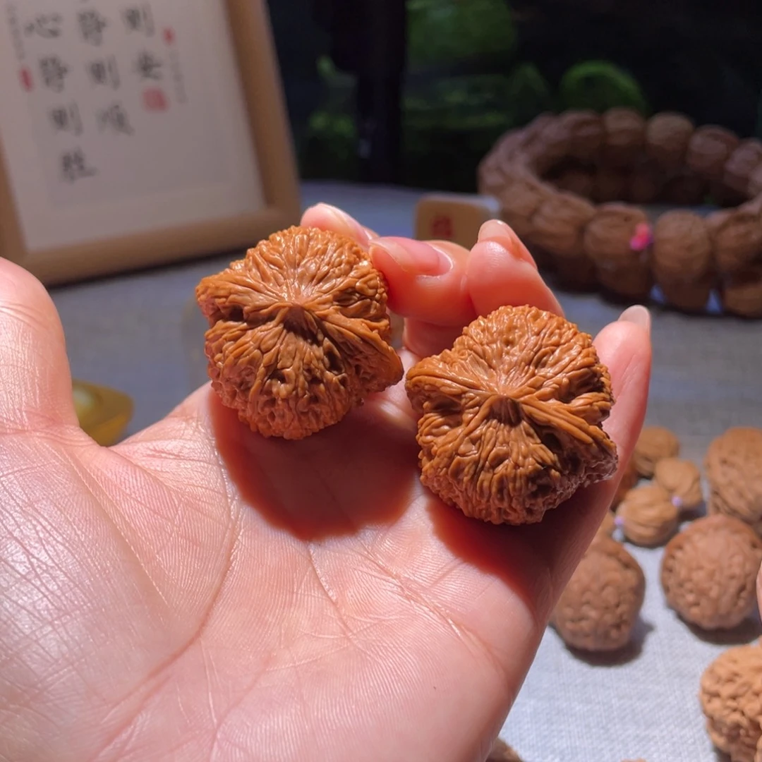 桃核把件会****财绣球的38