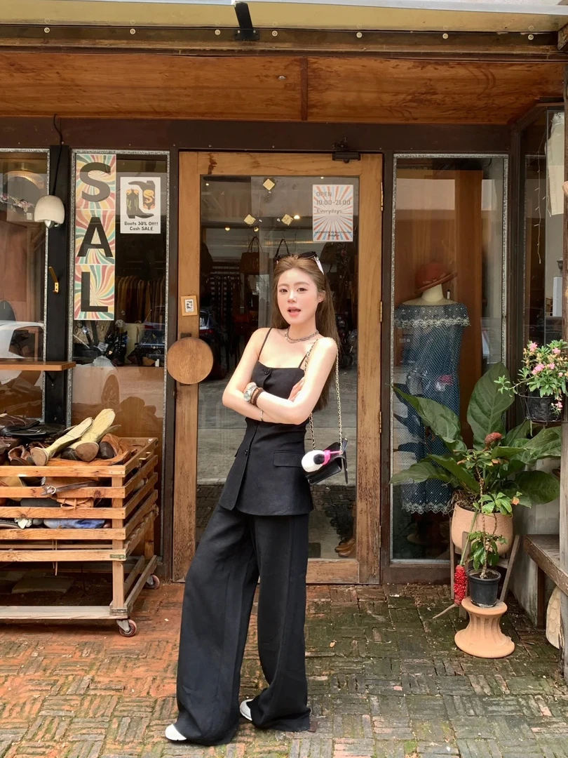 2025夏季新款时尚打底吊带背心气质显瘦洋气休闲百搭性感辣妹上衣