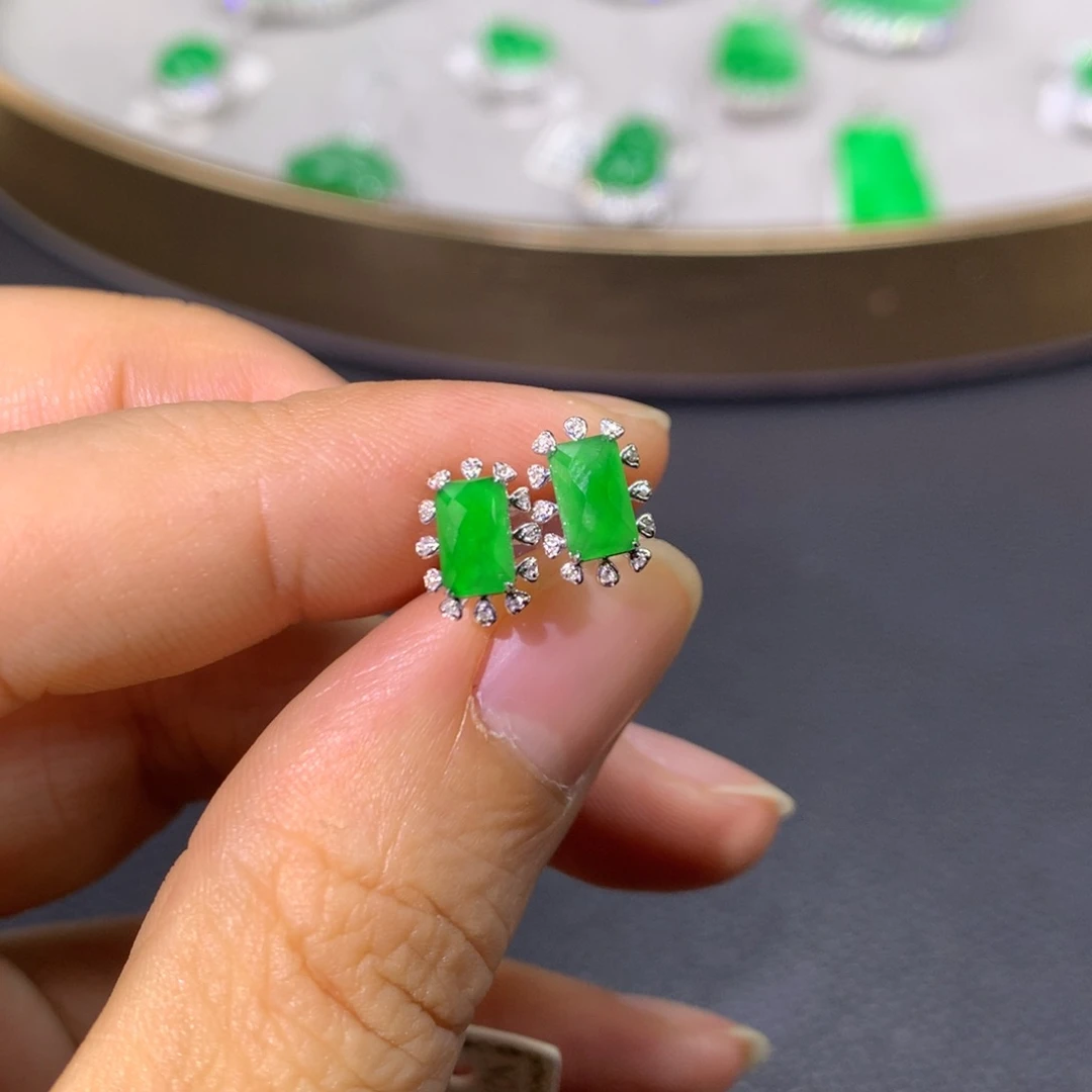 翡翠耳饰18K金镶嵌翡翠