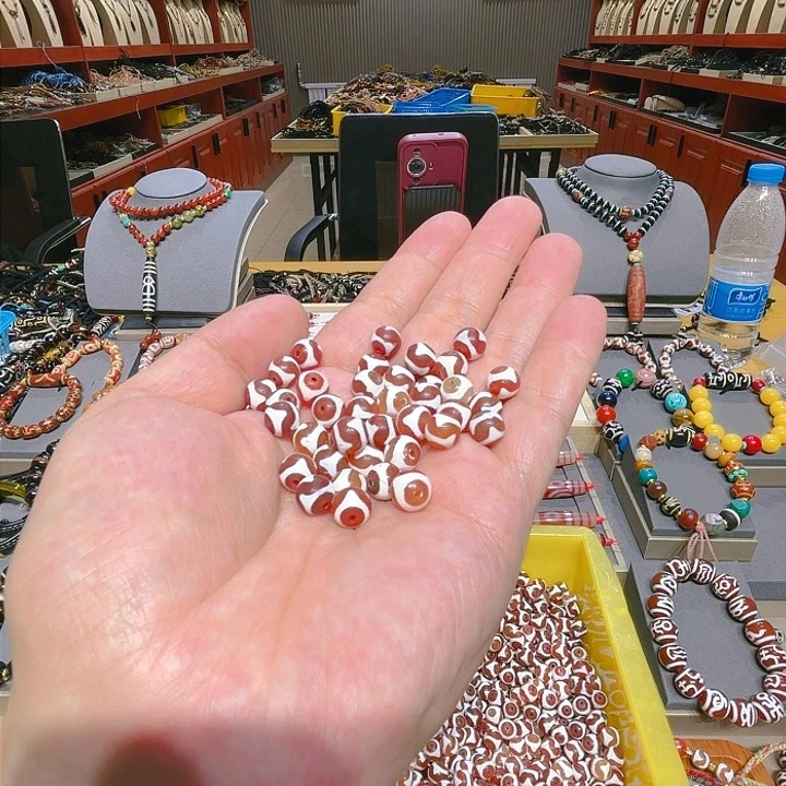 未镶嵌玛瑙/玉髓珠宝奇石发30个