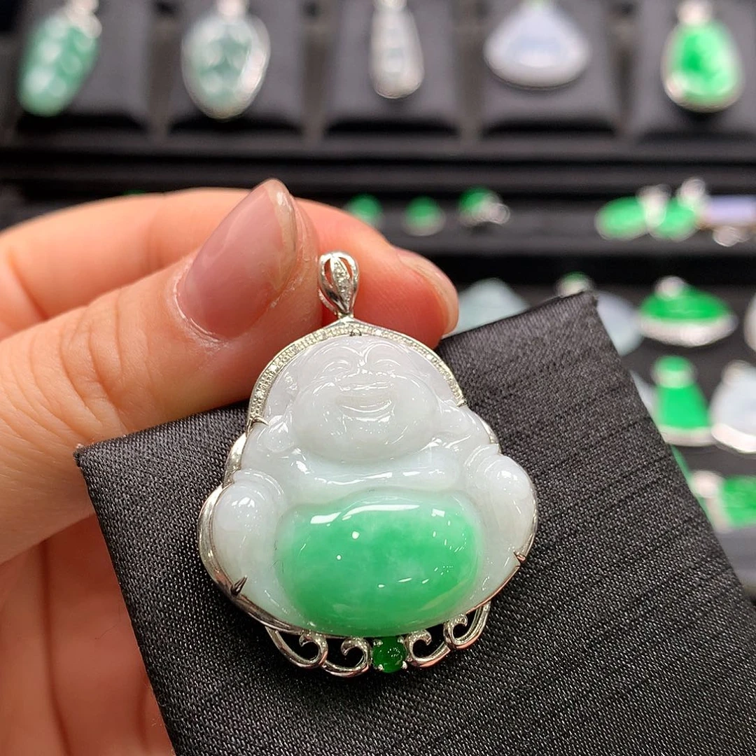 翡翠18K金镶嵌颈饰佛公