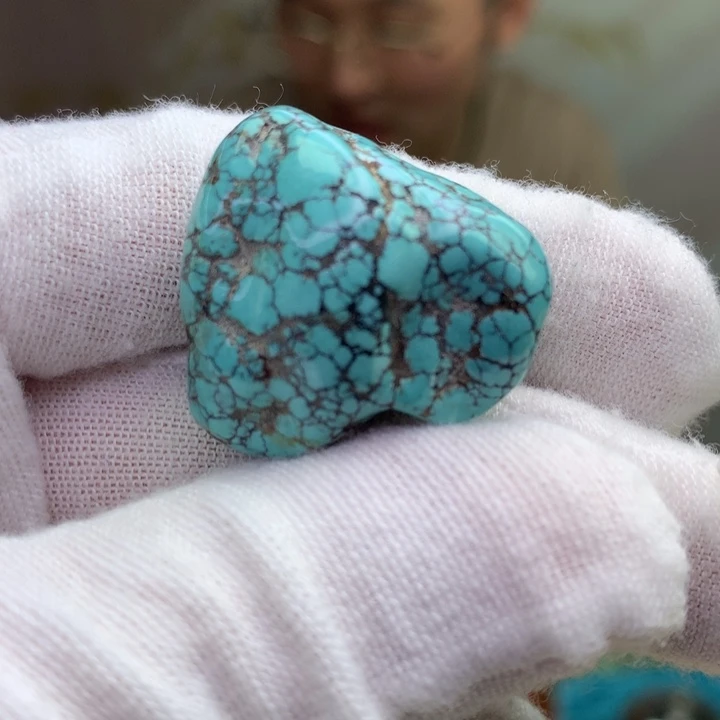 绿松石未镶嵌原矿