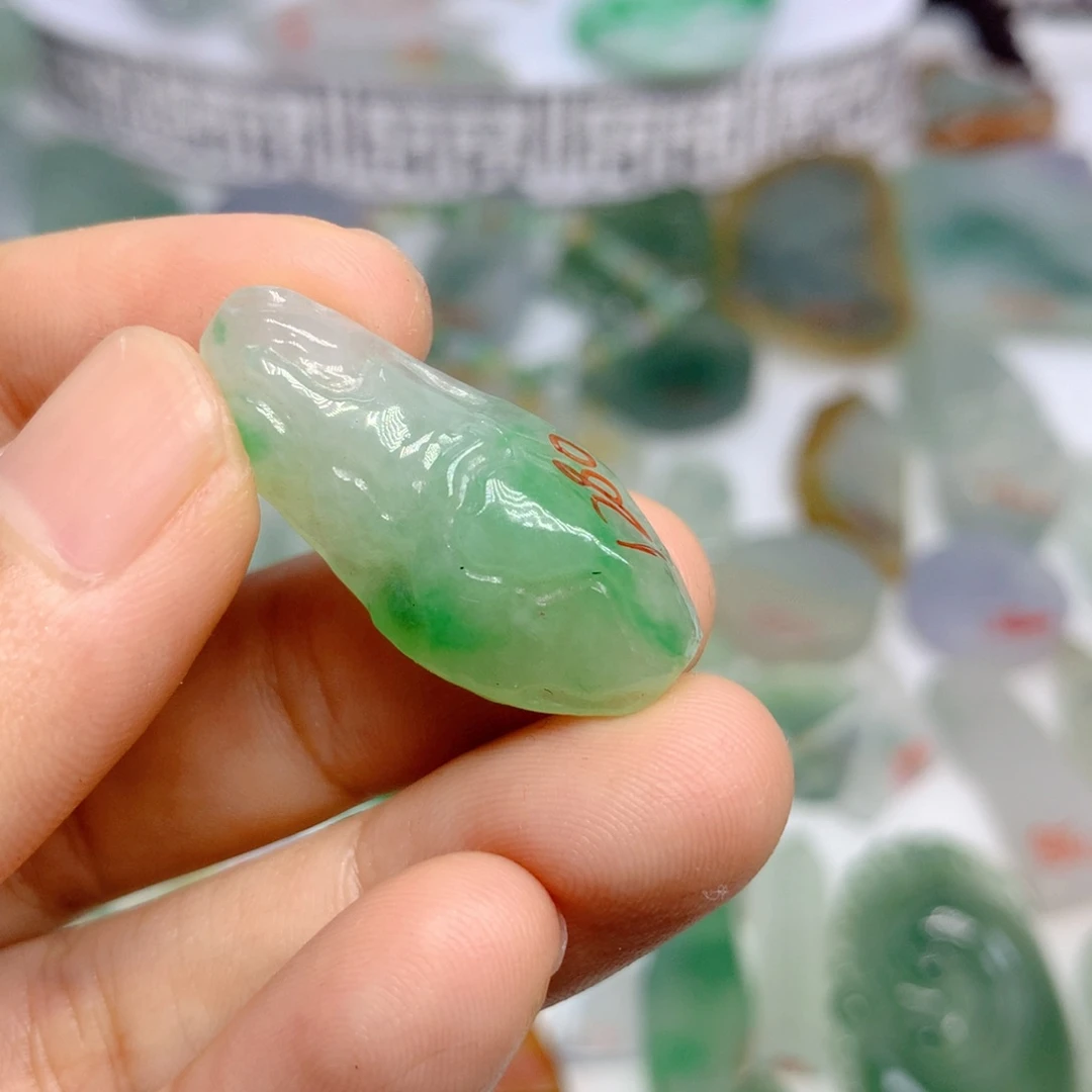 定制翡翠未镶嵌天然翡翠原石定制