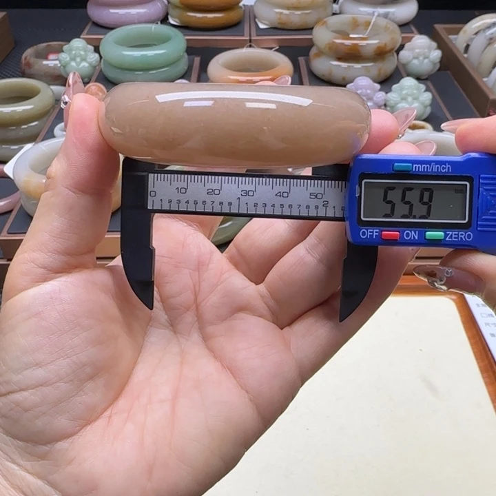 石英岩玉未镶嵌手镯不退换