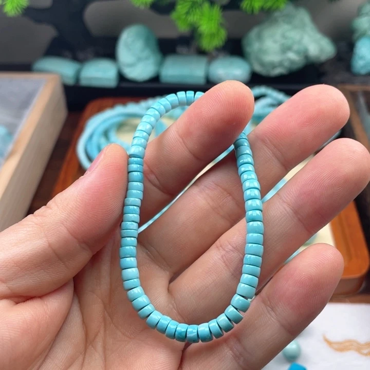 绿松石颈饰未镶嵌?*