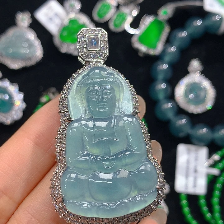 翡翠颈饰未镶嵌翡翠