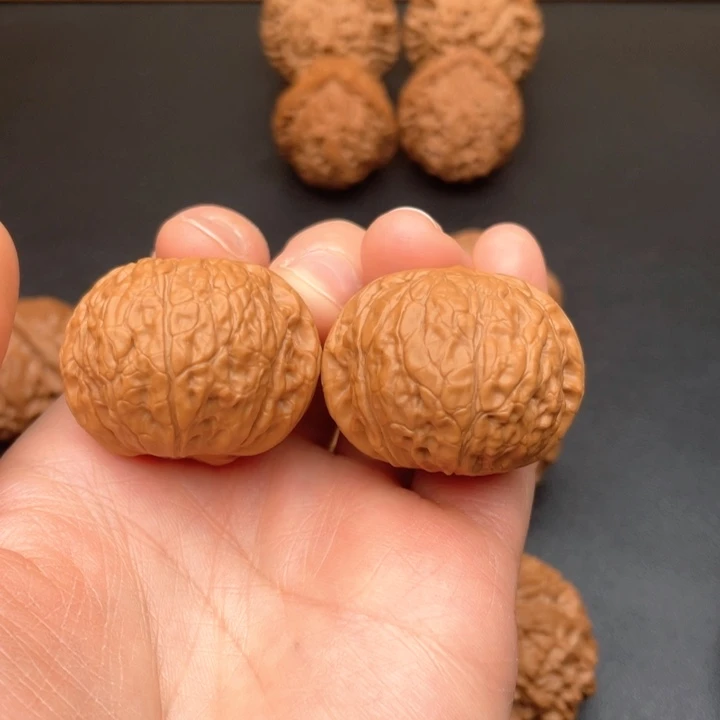 W***L吊坠文玩核桃乾隆磨36尺精品
