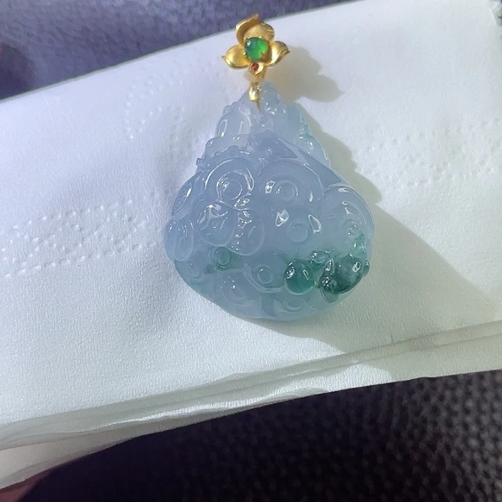 翡翠颈饰18K金镶嵌翡翠