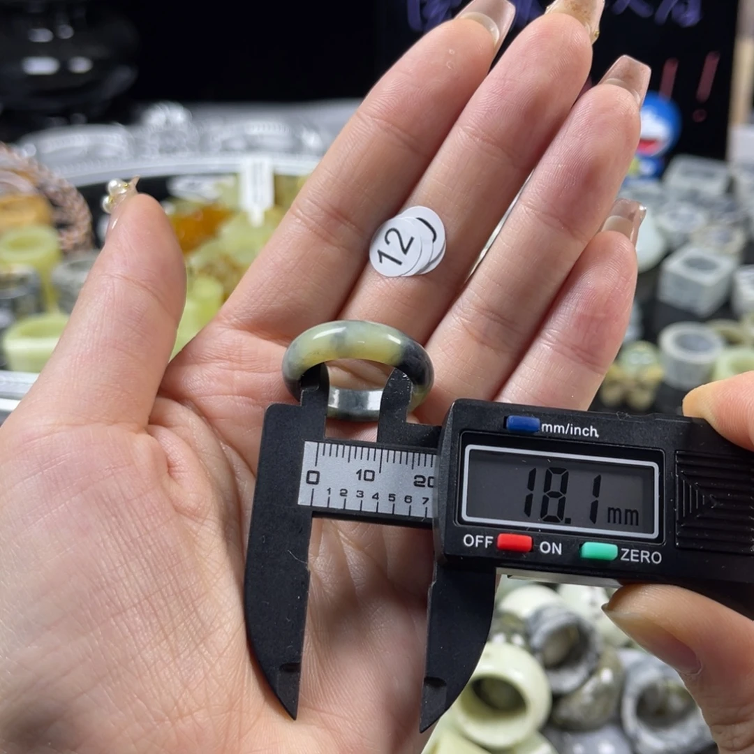 蛇纹石玉未镶嵌戒指