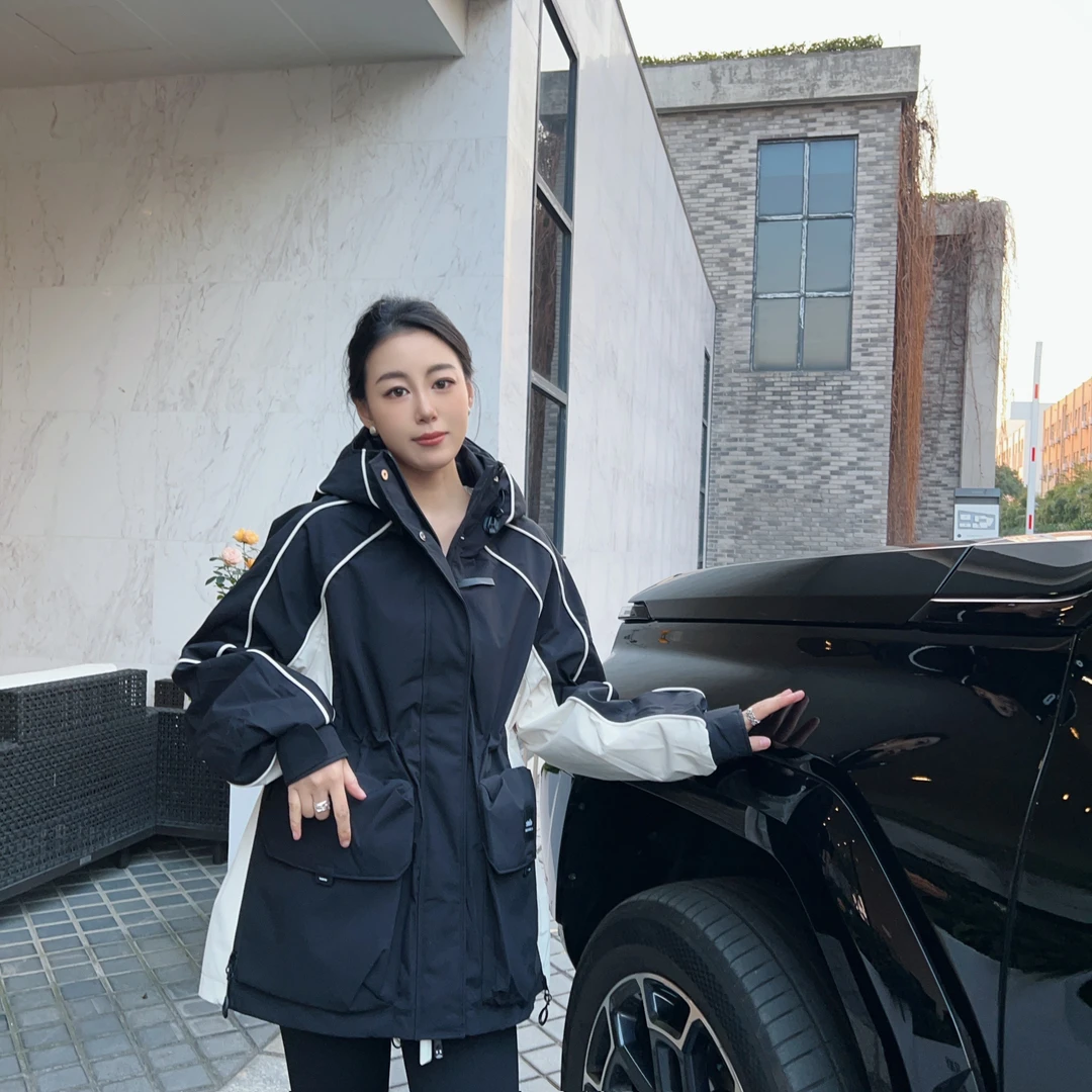 【新款】红魔方时尚连帽拼色加厚工装羽绒服40M7386